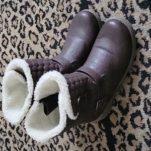 Totes insulation boots size 9